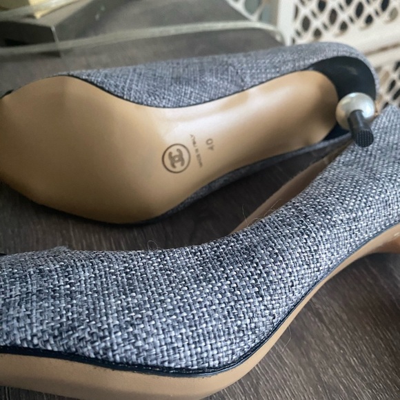 Chanel Black white Tweed leather cap toe Pearl Heels - Picture 11 of 16